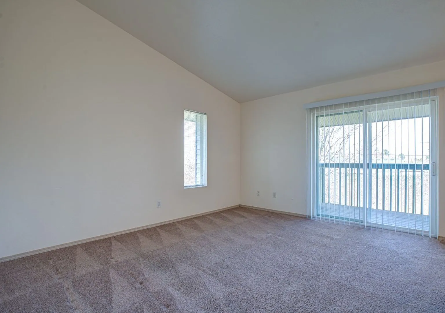 #294 FIELDSTONE APARTMENTS — Photo 1