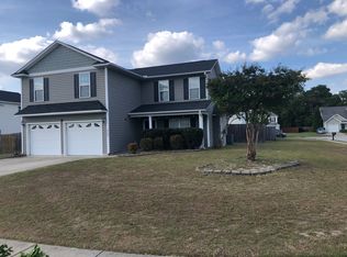 2102 Queen Elizabeth Ln, Hope Mills, NC 28348