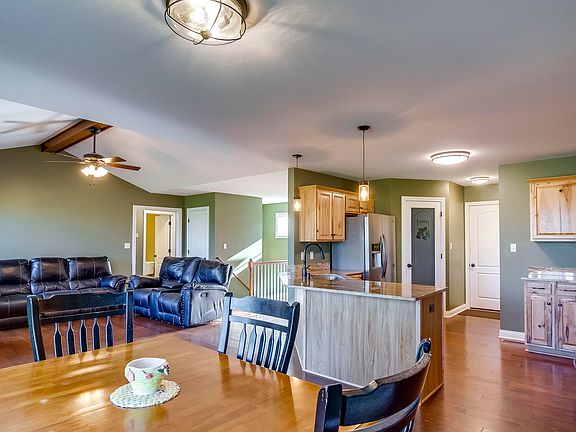 4th image of 313 Wills Way