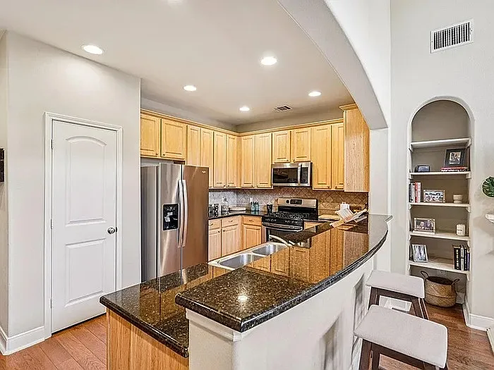 2210 Onion Creek Pkwy #1104 — Photo 11