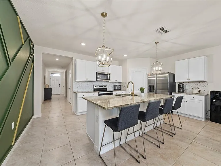 687 Griffon Ave — Photo 19
