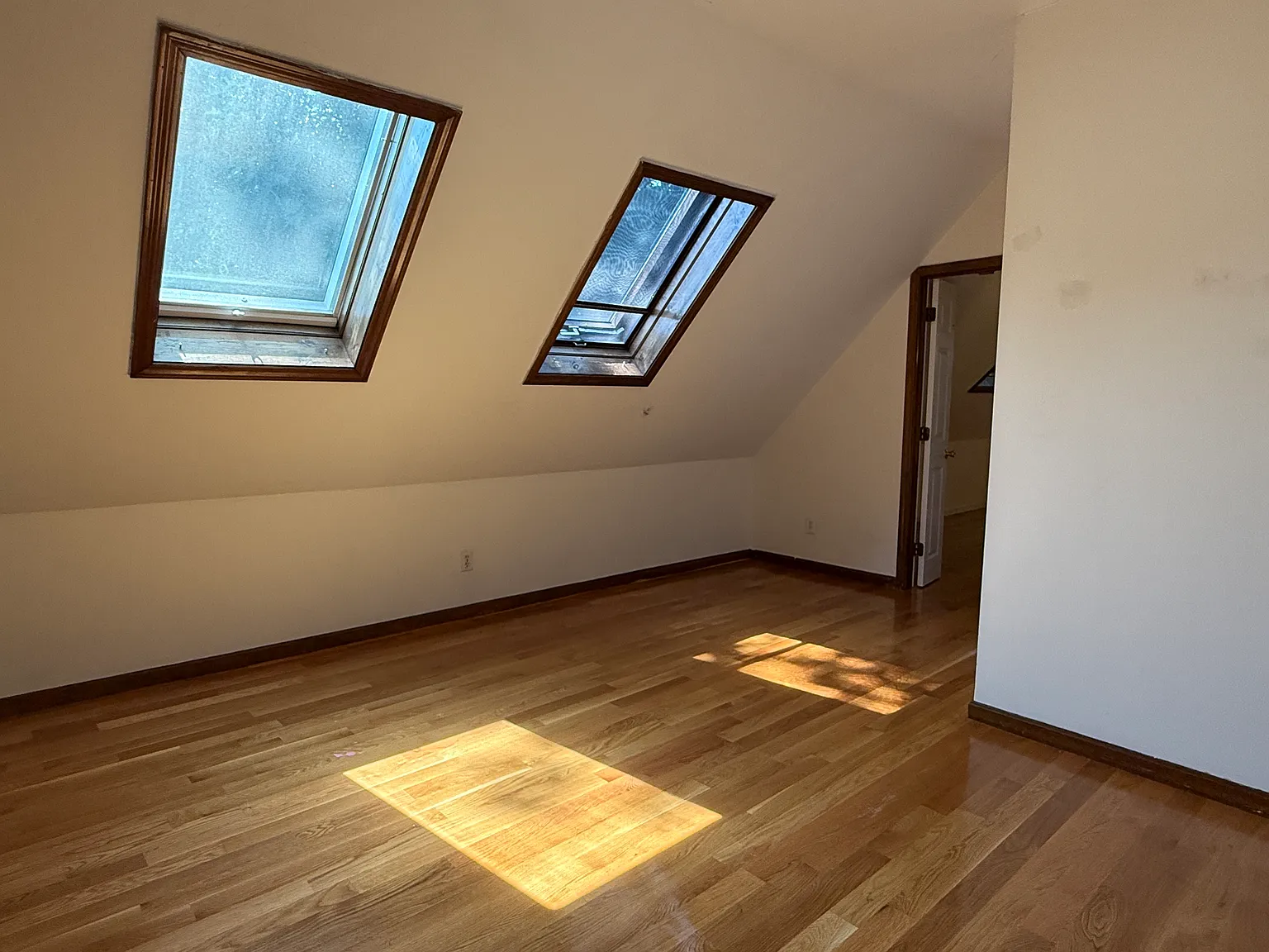 4 bed, $4,500 — Photo 3