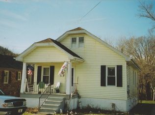 24 John St, Vanceburg, KY 41179