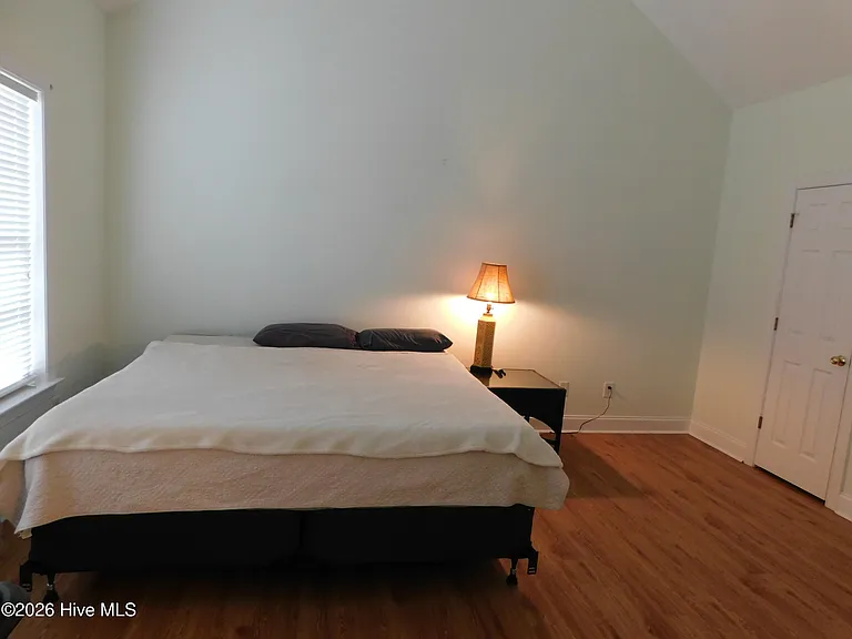 107 Beacon St — Photo 15