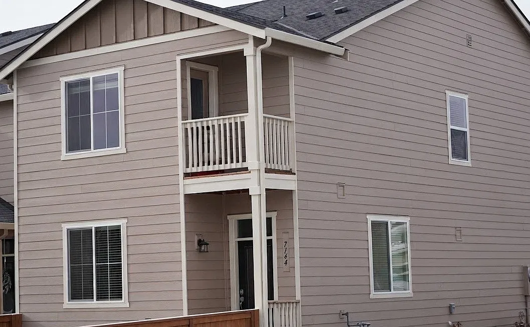 4 bed, 2.5 bath, 1646 sqft, $2,550 — Photo 1