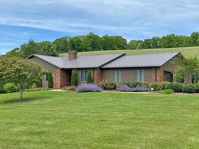 1st image of 262 Rainbow Dr