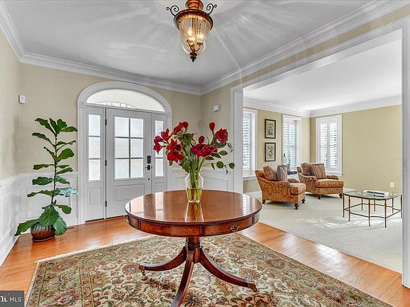 5th image of 53 Lily Pond Ln