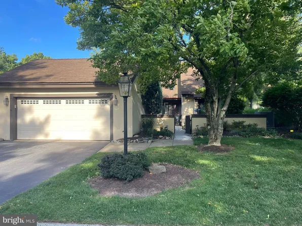 2 Withers Ln, Blue Bell, PA 19422