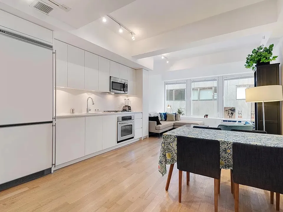 90 William St #14E