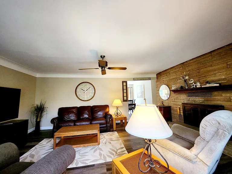 721 N Point Dr — Photo 11