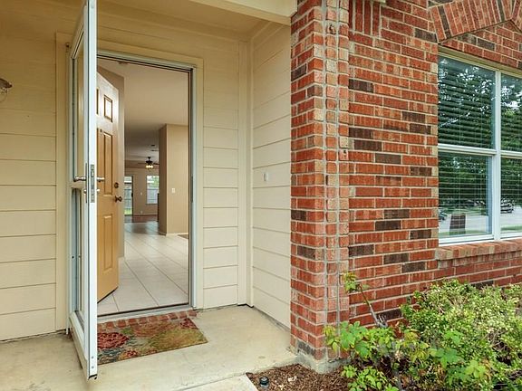 4th image of 8329 Horseshoe Bend Dr