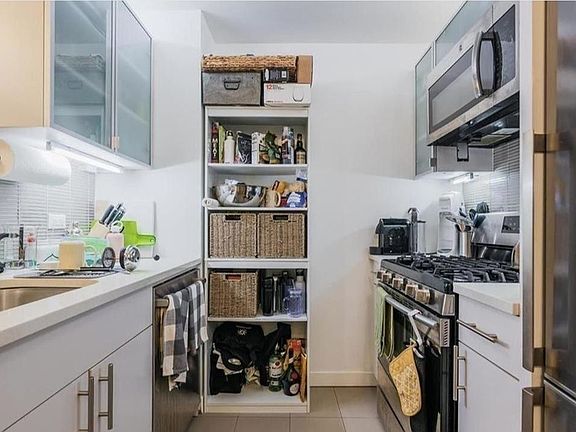 4th image of 222 E 111th St APT 1C