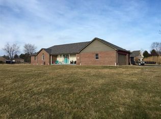 990 W Willow Run Ct, Mooresville, IN 46158