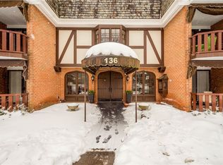 136 Centennial Ave APT 305, Sewickley, PA