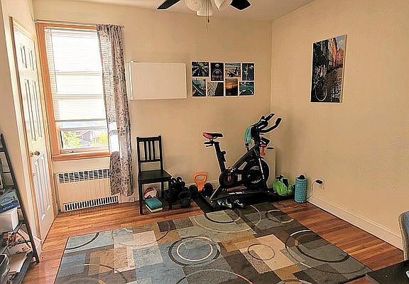 4th image of 2247 28th St APT 3