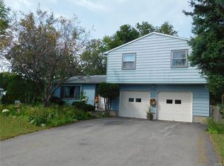 6028 Chetwind Dr, Cicero, NY 13039