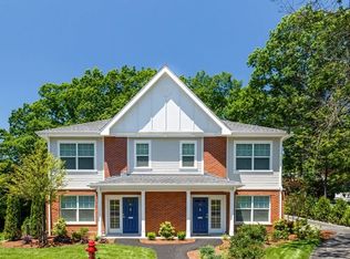 14 Thornton Rd #14, Chestnut Hill, MA 02467