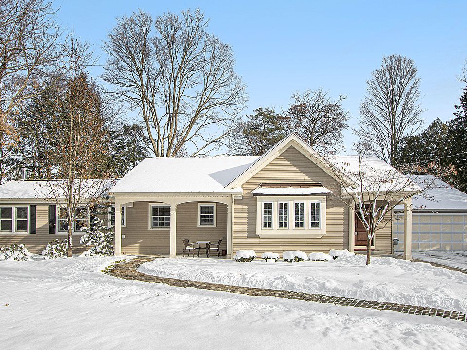 1st image of 4023 Lakeside Dr