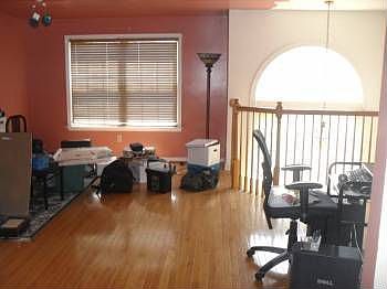 4th image of 101 Munsons Hill Ct