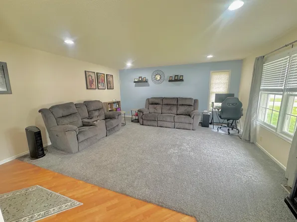 4926 Tallgrass Pl, Columbus, NE 68601