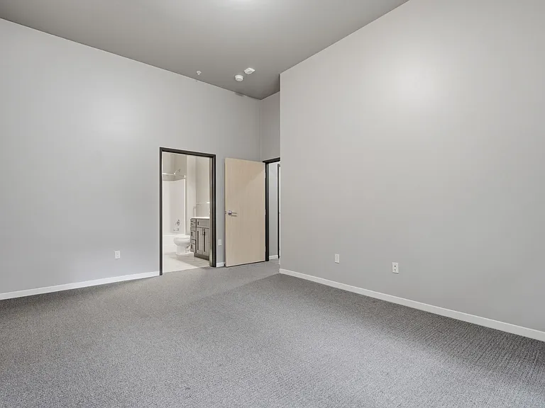 Riverview West — Photo 12