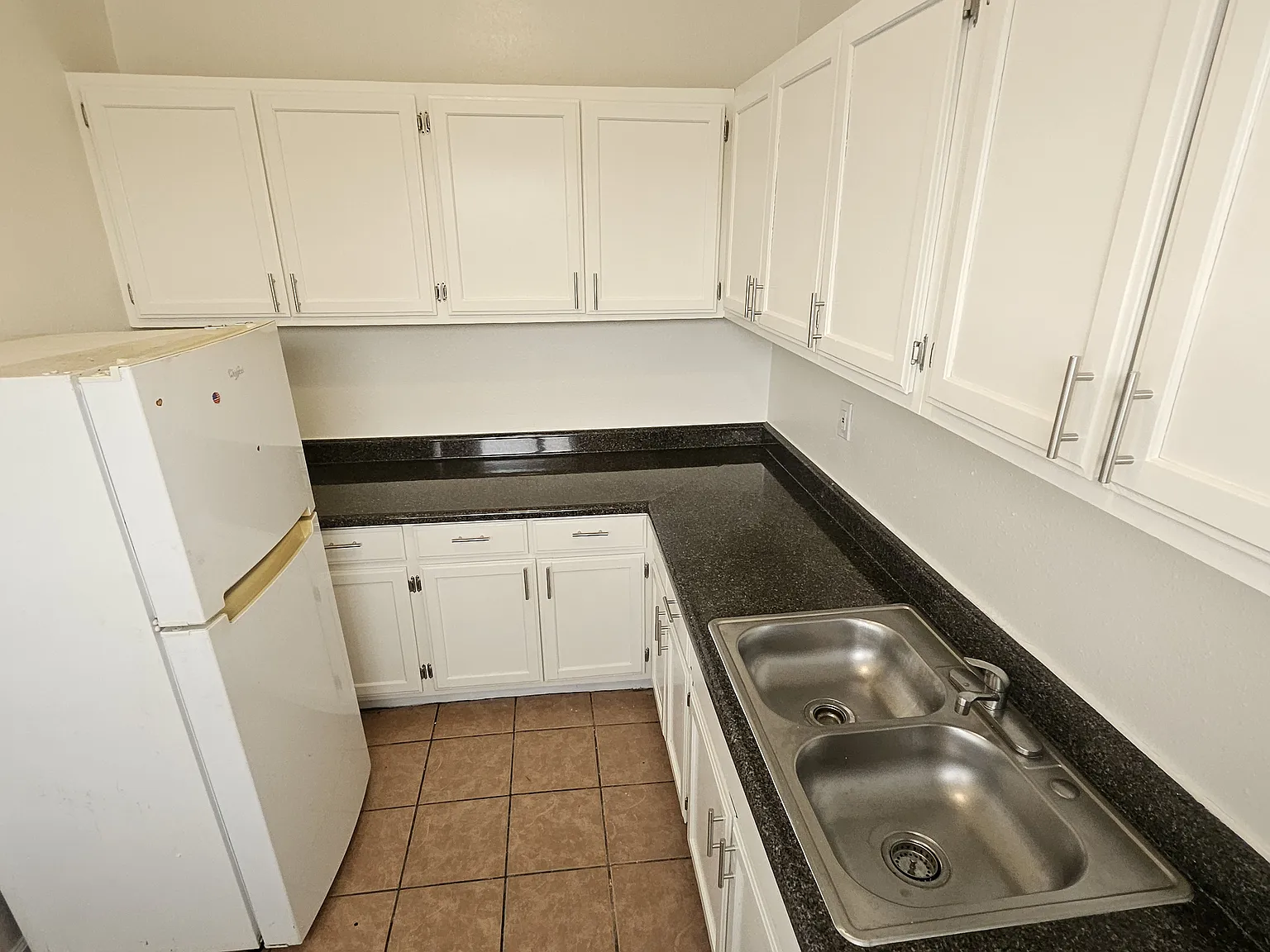 Studio, 350 sqft, $1,250 — Photo 2