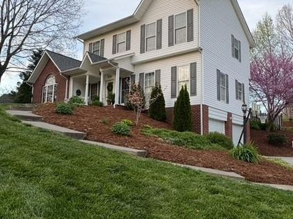 806 Stonebridge Dr, Wilkesboro, NC 28697