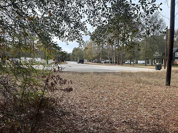 4th image of 19043 Miranda Dr