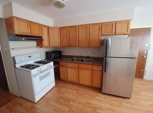 10396 Michael Todd Ter APT 2N, Glenview, IL 60025
