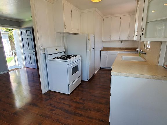 5th image of 4079 Honeycutt St