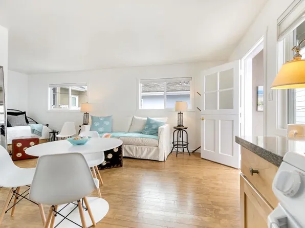 117 Amethyst Ave #B, Newport Beach, CA 92662