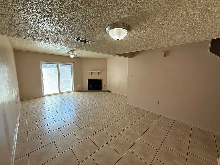 8911-8921 Gsri Ave — Photo 8