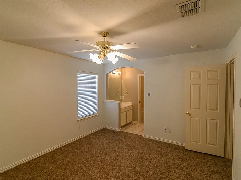 9605 Pinehurst Dr — Photo 37