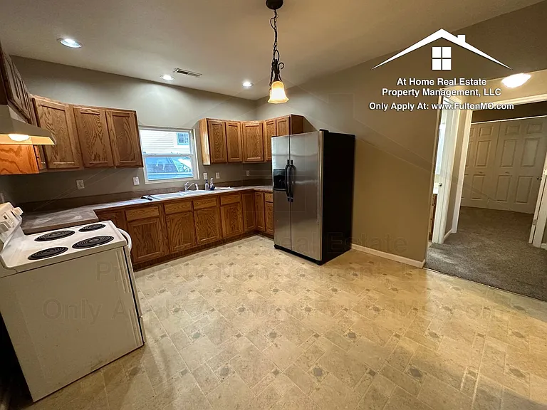 821 Court St #B — Photo 7