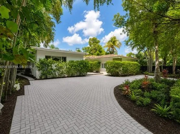 8 Pinta Rd, Miami, FL 33133
