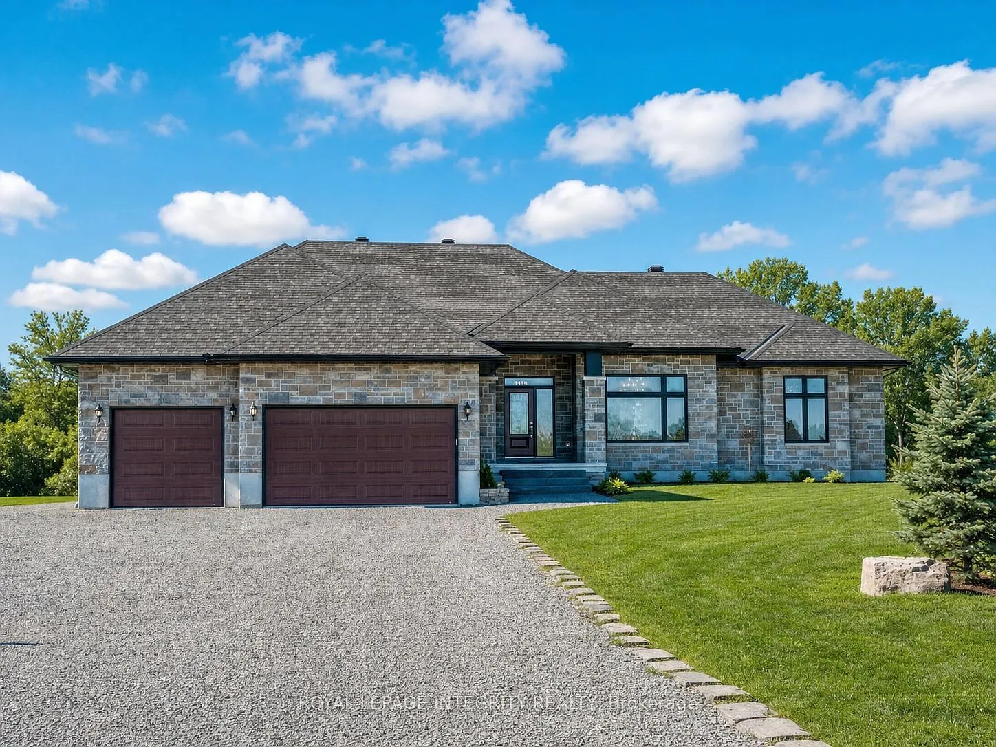 4 bed, $2,000 — Photo 1