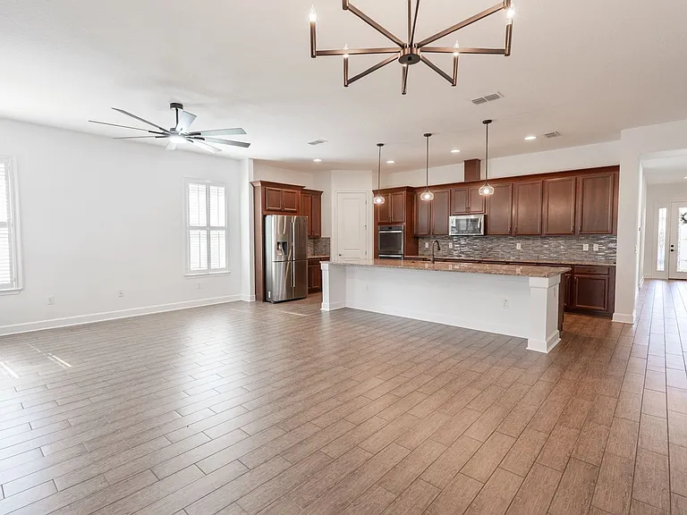 10667 Cardera Dr — Photo 10