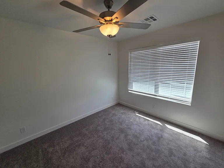 1471 E White Desert Dr — Photo 25