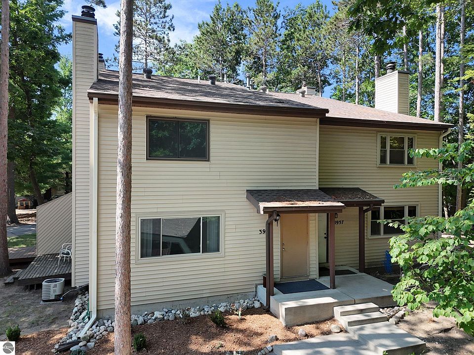1st image of 3955 Emily Ln