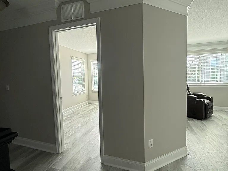 Office / Bonus Room Entry
