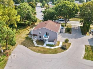 4867 Harmony Pl, Waterloo, IA 50701