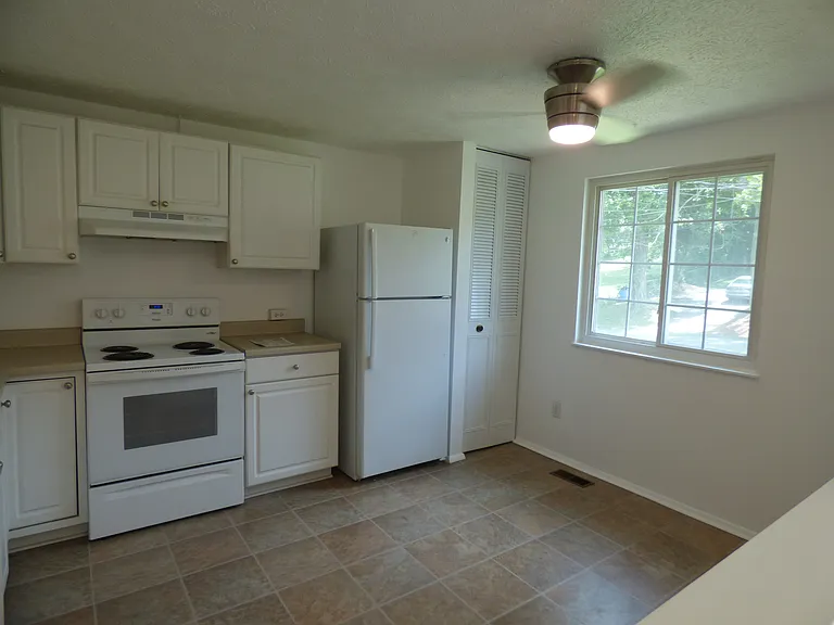 210 Spring St — Photo 3