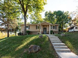570 Hilltop Dr, Staunton, VA 24401
