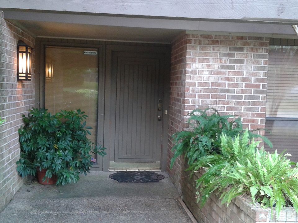 1st image of 13023 Kings Forest St