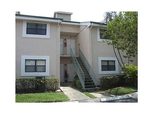 8793 NW 39th St Photo 1