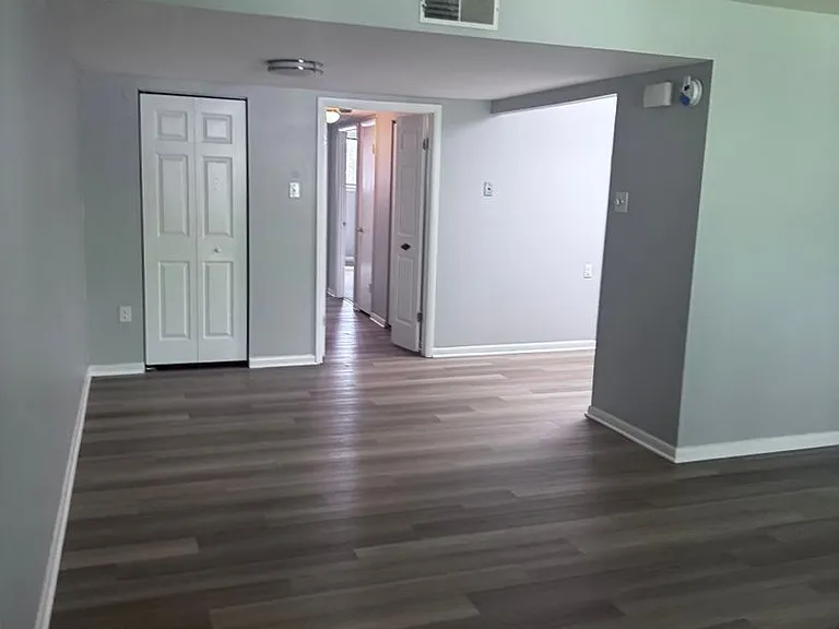 Valley Brook Apartments — Photo 7