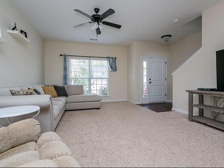 866 Westlawn Dr — Photo 3