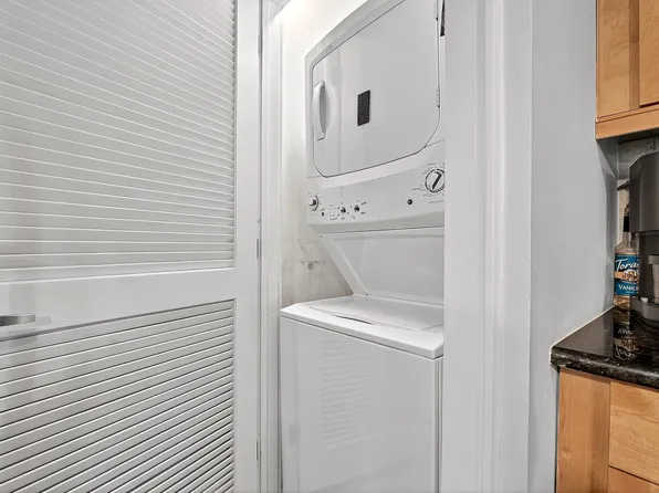 904 Jefferson Street image 8 of 32