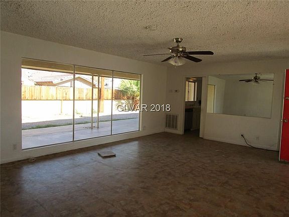 3rd image of 825 E Oakey Blvd