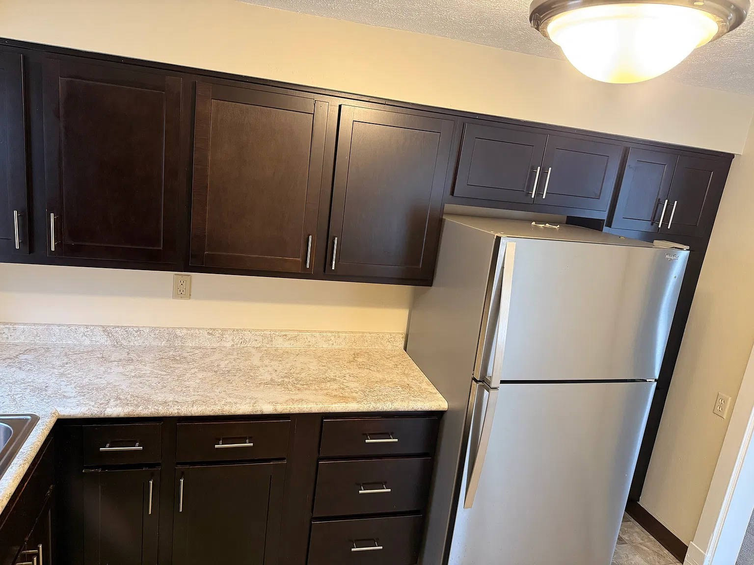2 bedroom 1 bathroom duplex — Photo 3